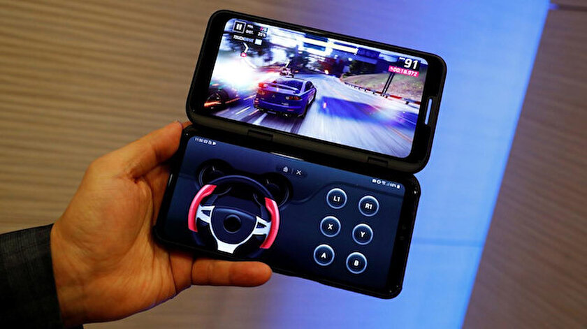 Güney Koreli teknoloji devi LG'nin çift ekranlı modeli V50 ThinQ 5G