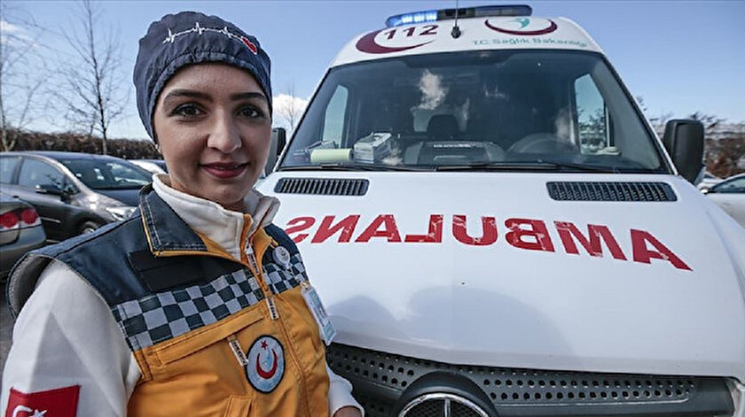 Kadin Ambulans Soforu Yollara Meydan Okuyor