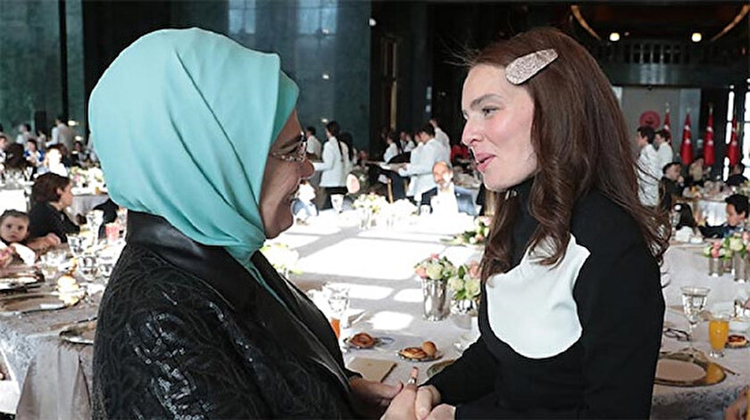 Nil Karaibrahimgil In Emine Erdogan In Davetinde Anlattigi Hikaye Damga Vurdu
