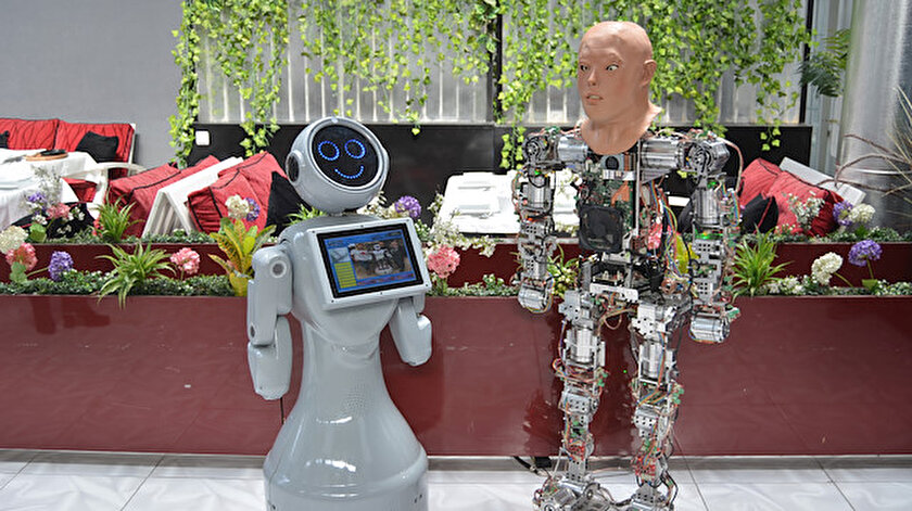 İnsansı Robot Akıncı-4 ve ADA Robot