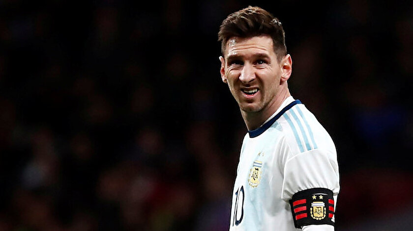 9 ay sonra Arjantin forması giyen Messi sakatlandı