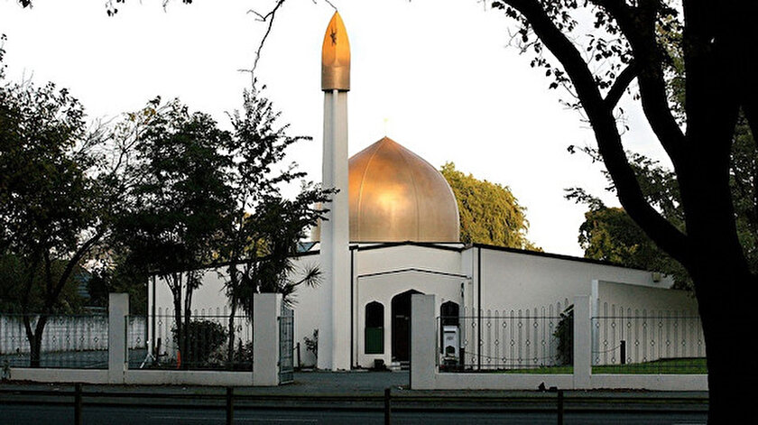 Yeni Zelandada terör saldırısına uğrayan camiler ziyarete açıldı