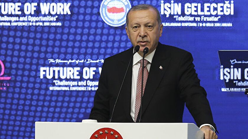 Cumhurbaşkanı Recep Tayyip Erdoğan İşin Geleceği: Tehditler ve Fırsatlar konferansında konuşuyor