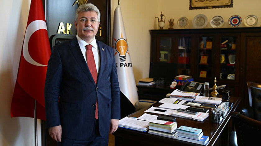 Muhammet Emin Akbaşoğlu.