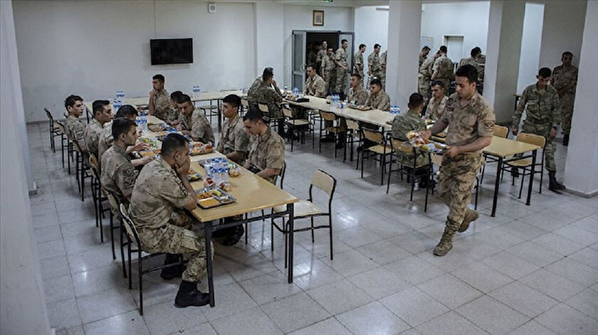 Memetçik iftar sofrasında