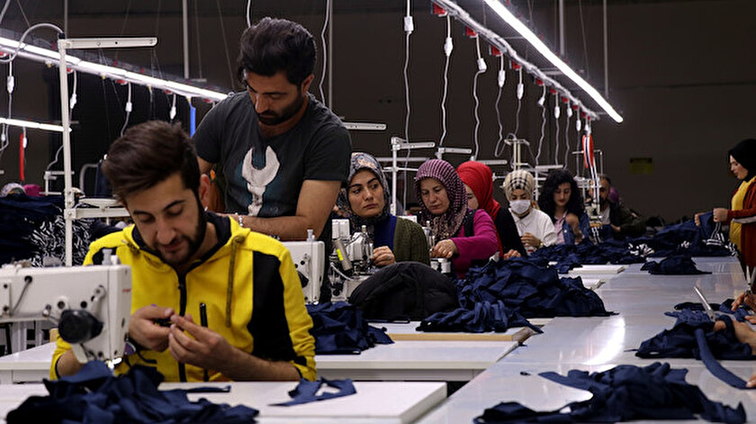 Fabrika çalışanları.