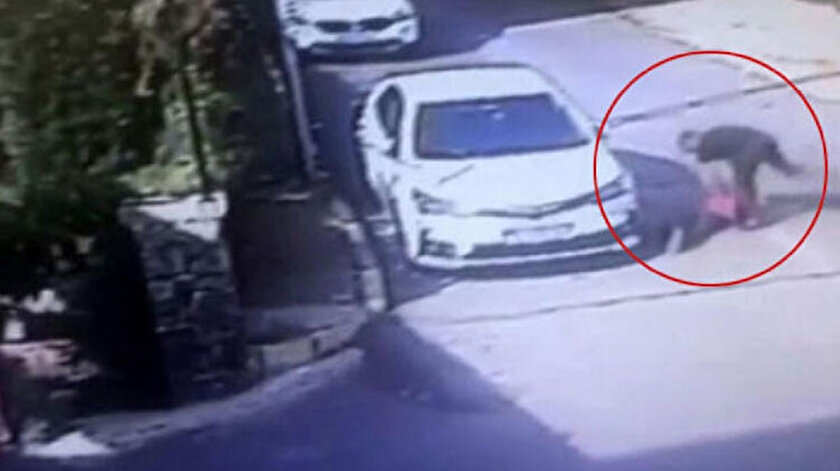 Erik çekirdeği atan çocuğu feci şekilde dövme anı