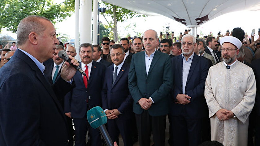 Cumhurbaşkanı Erdoğan, namaz sonrası açıklamalarda bulundu.