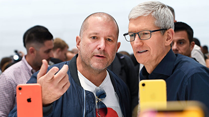 Apple kurucusu Steve Jobs'un "Apple'daki ruh eşim" olarak tanımladığı Jony Ive'in 30 yıla yaklaşan bir Apple kariyeri bulunuyor.