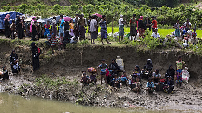 Arşiv: Arakanlı Müslümanlar, Myanmarlıların katliamından kaçıyorlar.