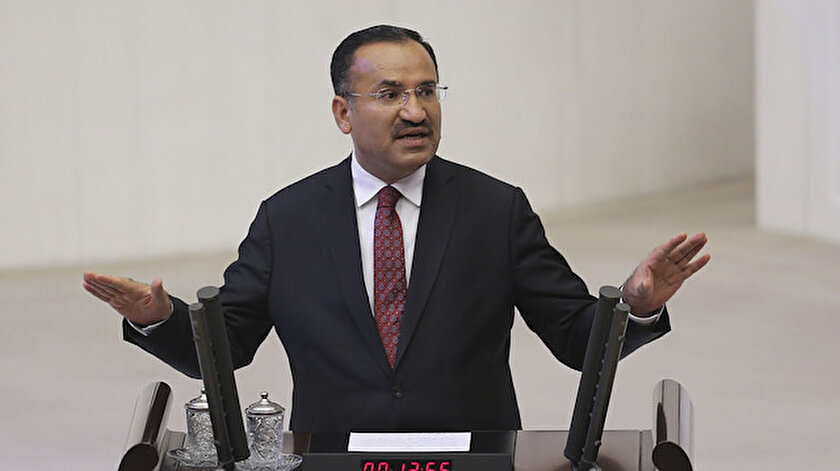 Bekir Bozdağ, FETÖ'cüler Meclis'i bombaladığı sırada Meclis Genel Kurulu'nda tarihi konuşmayı yapıyordu.