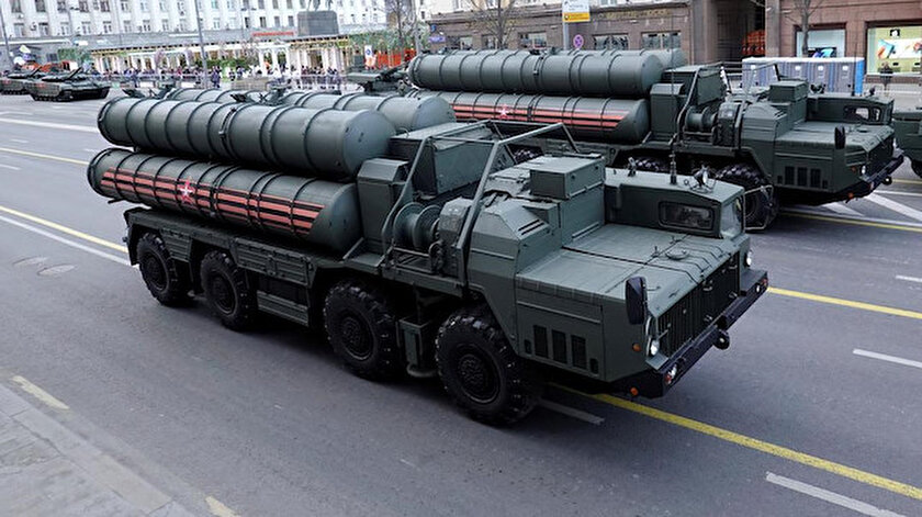 S-400 hava savunma sistemleri.