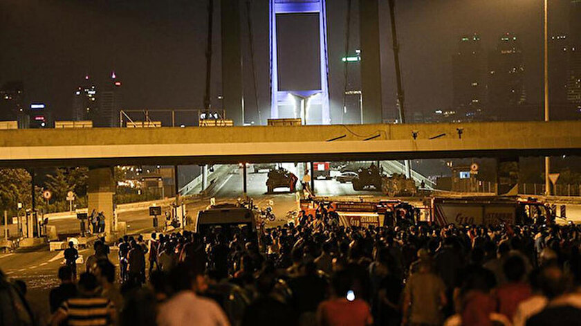 15 Temmuz hain darbe girişiminin en önemli noktalarından biri de o dönemki adıyla Boğaziçi içi köprüsü olmuştu.