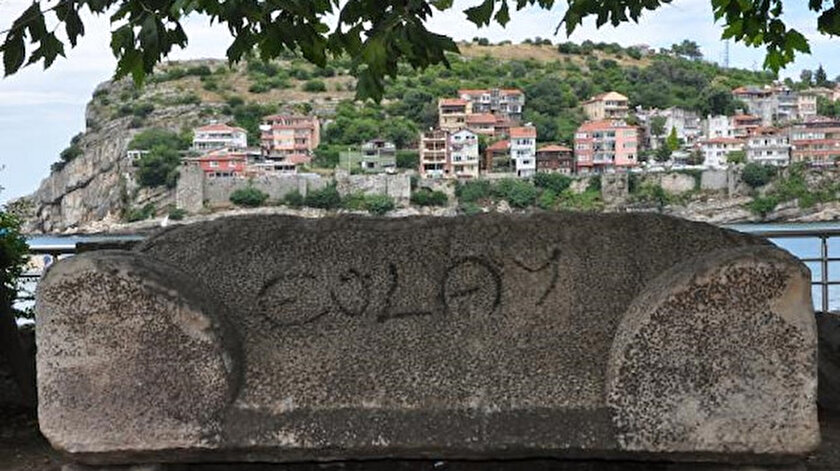 Roma Dönemi'ne ait lahit mezar ve mezar kapağı.