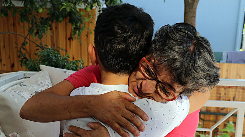 Fatma Çilingir, baktığı çocuklar ile sıkı bağlar kuruyor.