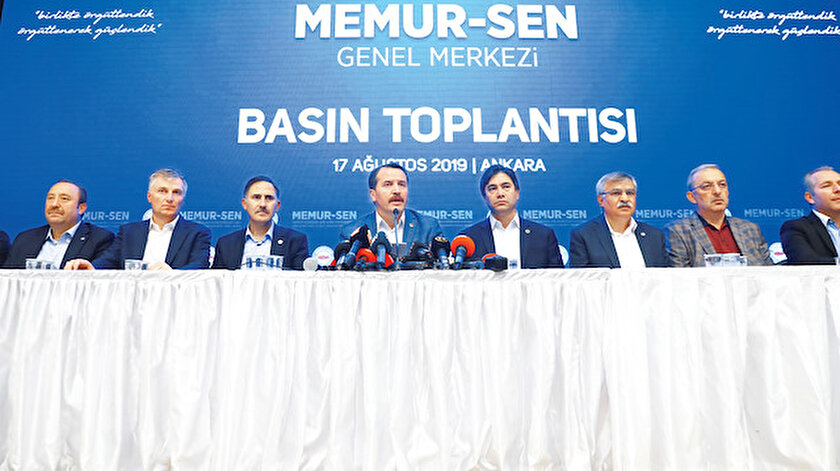 Ali Yalçın (Soldan 4)