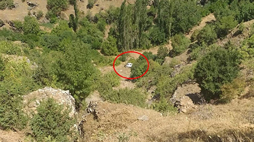 Şarampole yuvarlanan araç