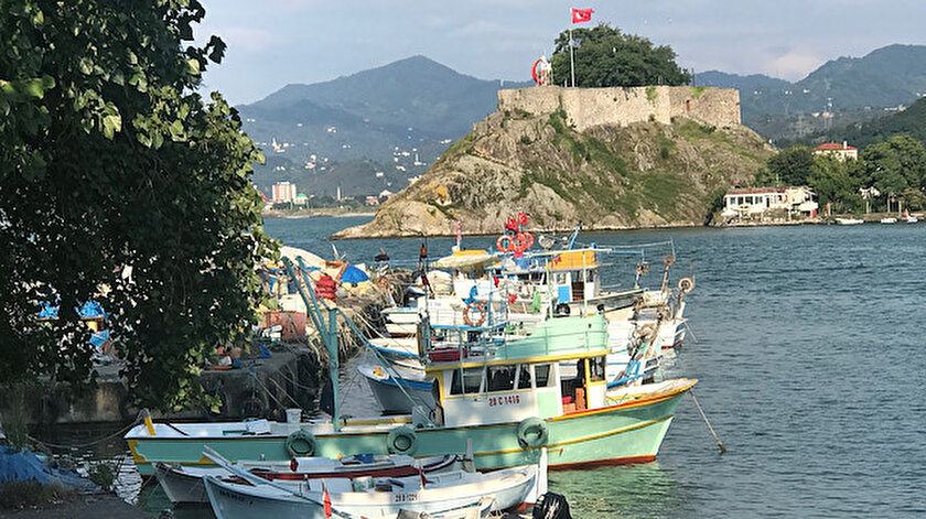 Karadenizli balıkçı palamut avına devam ediyor.