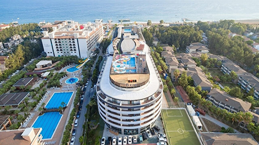 Alanya'da, yaz sezonunda otellerdeki doluluk yüzde yüze ulaştı.