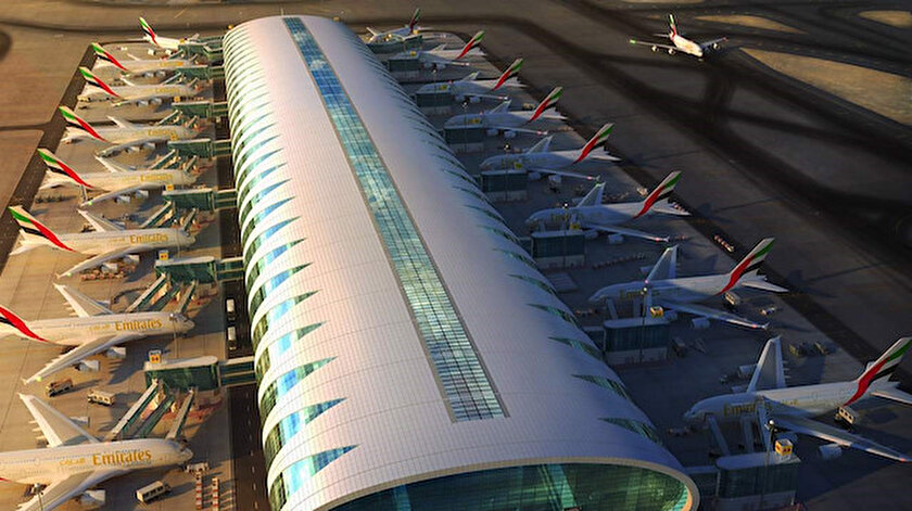 emirates in turkiye den kabin memuru