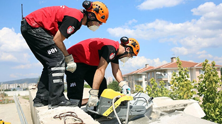 Ihh Arama Kurtarma Ekiplerinden Bursa Da Dev Tatbikat