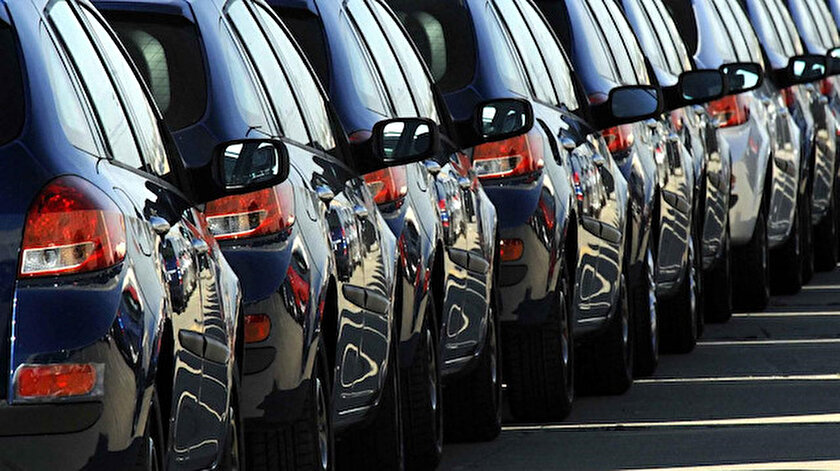 Satışlar, ağustosta bir önceki yılın aynı ayına göre de otomobilde yüzde 20,14 azaldı.