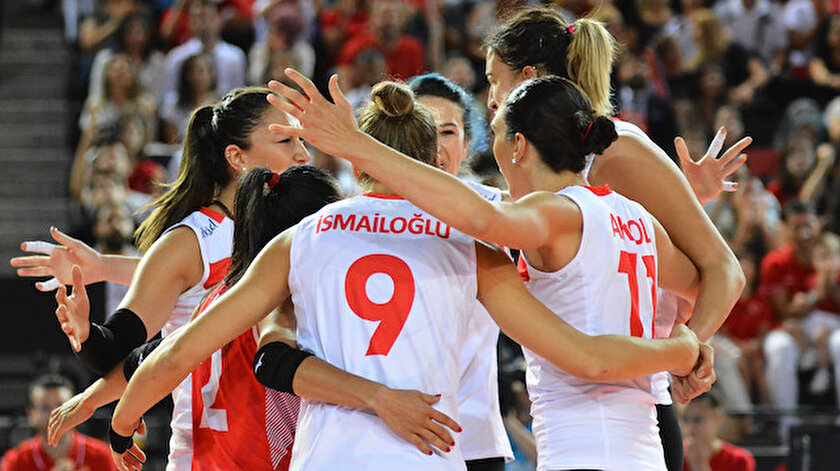 A Milli Kadın Voleybol Takımı, yarı finale yükseldi.