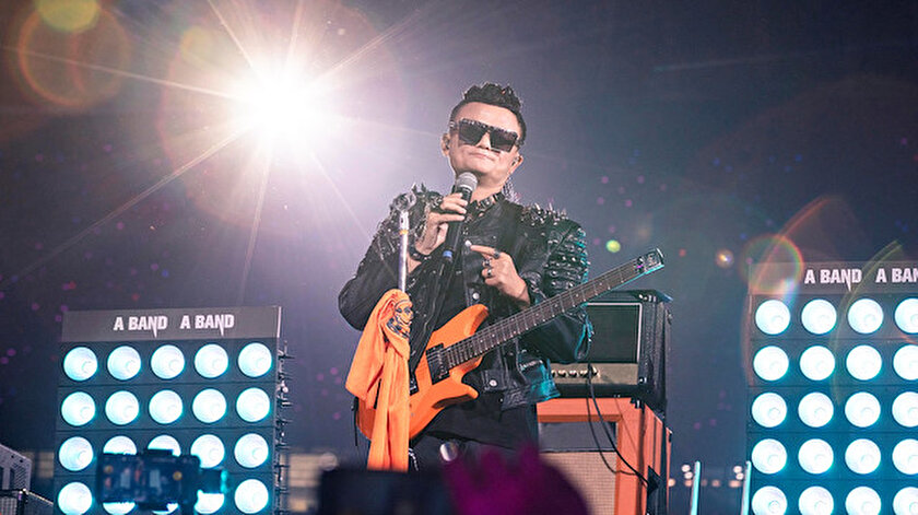 Çin'in en zengini Jack Ma kurucusu olduğu Alibaba'dan rock konseriyle emekli oldu.
