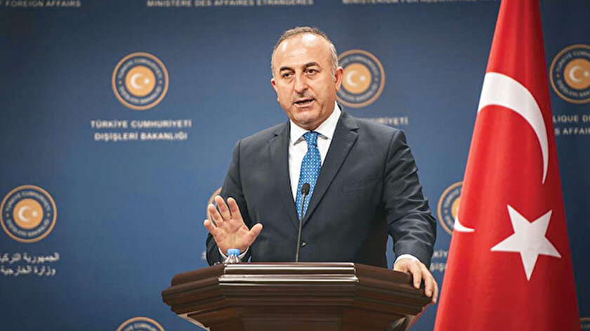 Kıbrıs meselesine ilişkin açıklamasında ise Çavuşoğlu, Türkiye’nin her zaman çözümden yana tavır koyduğunu ancak Rum tarafıyla ‘laf olsun diye’ müzakereye başlamanın bir anlamı olmadığını söyledi. Çavuşoğlu, “Bizim ve Kıbrıs Türkü için hassas olan ve vazgeçilmez olan kırmızı çizgiler var. Bunların en önemli unsuru ise siyasi eşitliktir, etkin katılımdır ve dönüşümlü başkanlıktır” dedi.