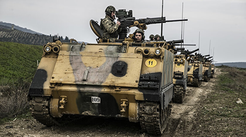 Türk Silahlı Kuvvetleri, Suriye'nin doğusundaki terör yuvalarını temizlemek için sınıra binlerce tank ve komando sevkiyatı gerçekleştirmişti.