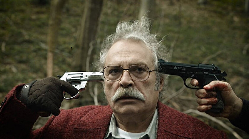 Haluk Bilginer Şahsiyet dizisinde Agah Beyoğlu karakterini canlandırmıştı.