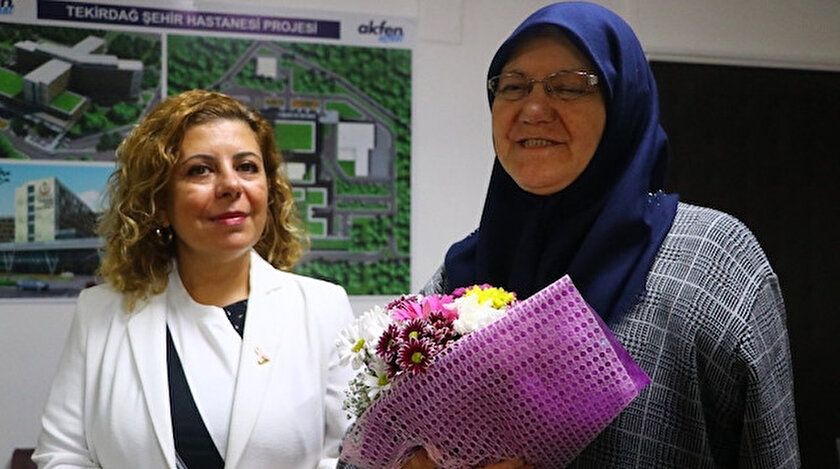 Tekirdağ Kanser Erken Teşhis Tarama ve Eğitim Merkezi (KETEM) Müdürü Dr. Hülya Becerir tarafından Nurduvan Aktürk’e robotik kol müjdesi verildi.