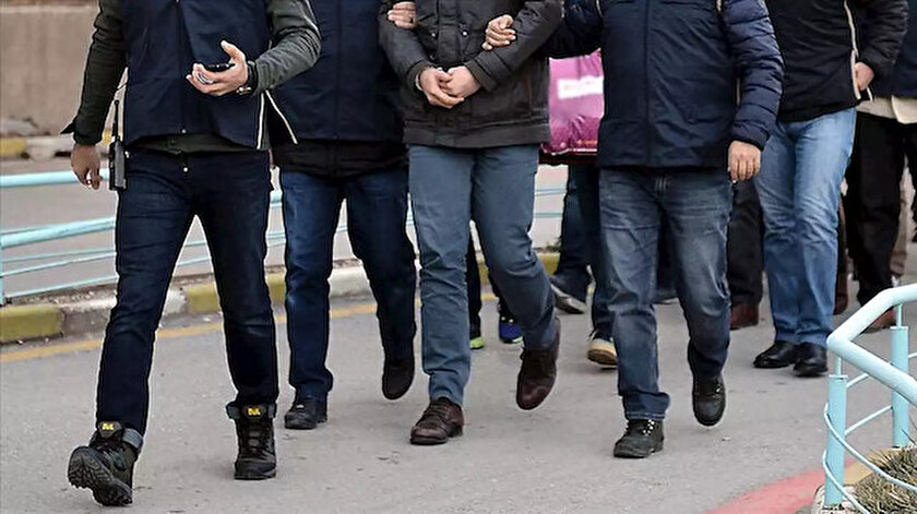 İzmir merkezli 2 ilde FETÖ operasyonu: Aralarında iş adamı ve esnaf da var