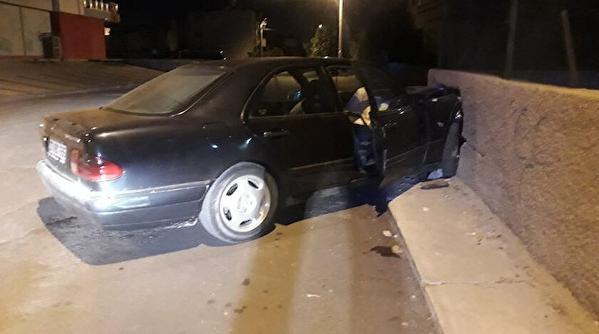 Mersin Haberleri Tamire Getirilen Luks Arac Ile Kaza Yapan Cirak Ve Arkadasi Yaralandi