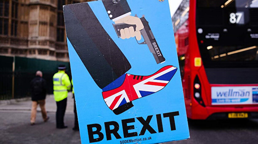 İngiltere'de seçimin kaderini Brexit politikaları belirleyecek.