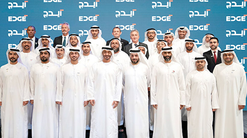 Muhammed bin Zayed (en önden soldan dördüncü)