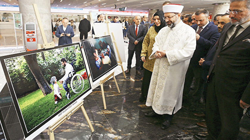 Etkinlikler kapsamında "Ailemde İyilik Var" isimli fotoğraf sergisi açıldı.