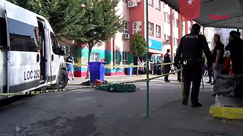Olay yerine polis ekipleri gelerek incelemede bulundu.