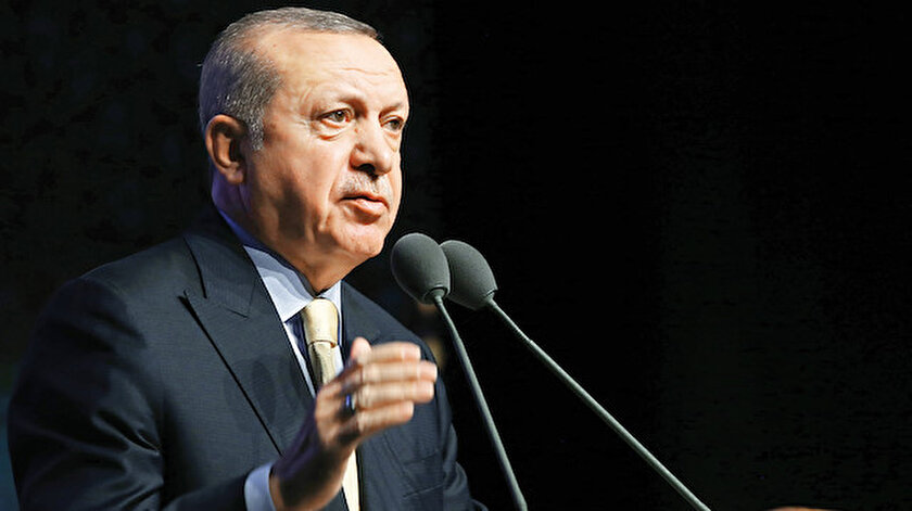 Dik durmaya mecburuz