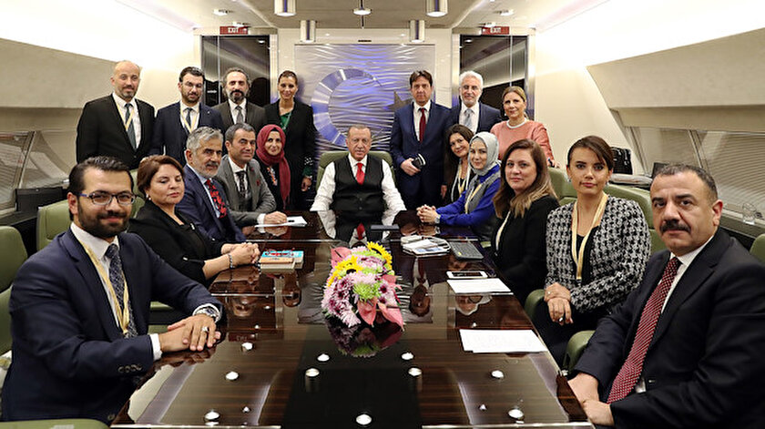 Cumhurbaşkanı Recep Tayyip Erdoğan, Macaristan ziyareti dönüşü uçakta aralarında TVNET Yayın Müdürü İsmail Halis'in de yer aldığı gazetecilerin sorularını cevapladı.