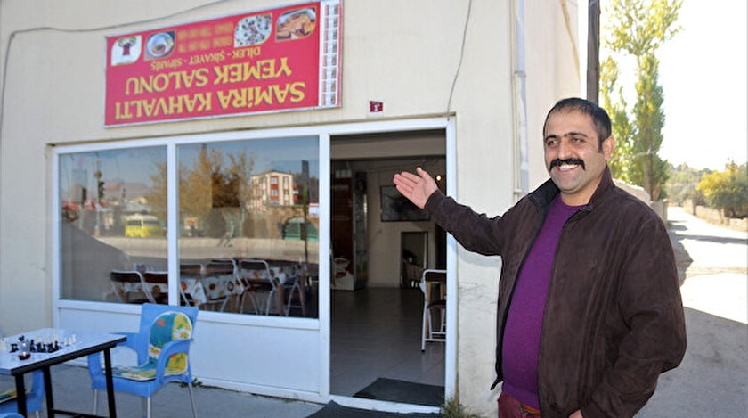 İşleri ters gidince tabelayı da ters çevirdi.