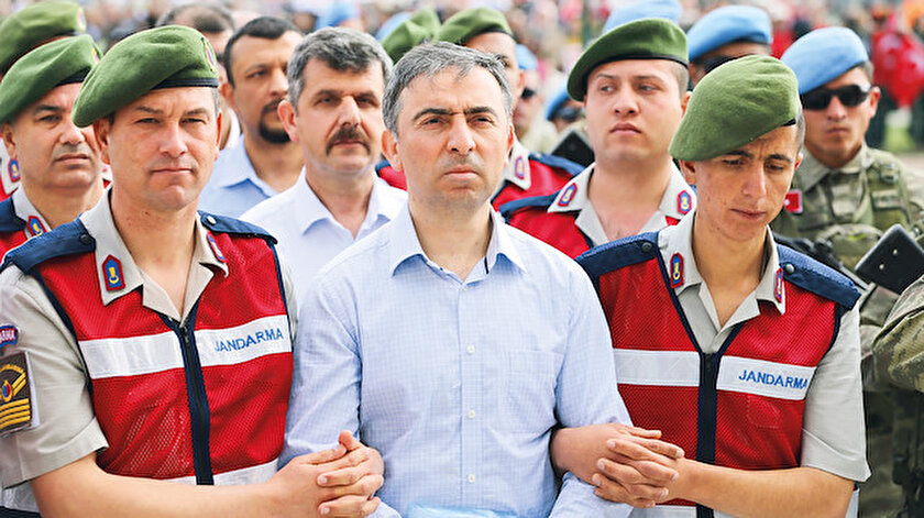 Muhsin Kutsi Barış (Önde)