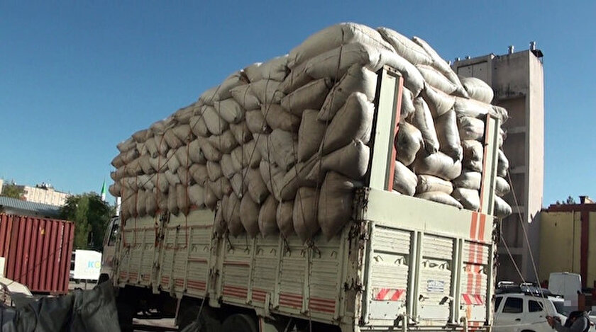 Lice ve Çermik ilçelerinde yapılan 3 ayrı operasyonda toplamda 489 kilo 250 gram esrar ele geçirildi.