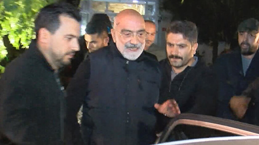 Hakkında yakalama kararı verilen Ahmet Altan gözaltına alınmıştı.