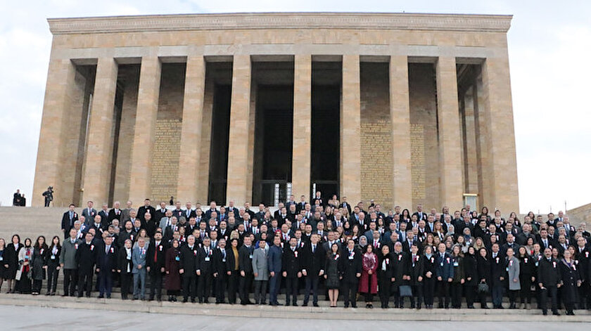 Milli Eğitim Bakanı Selçuk ve 81 ilden gelen öğretmenler Anıtkabiri ziyaret etti
