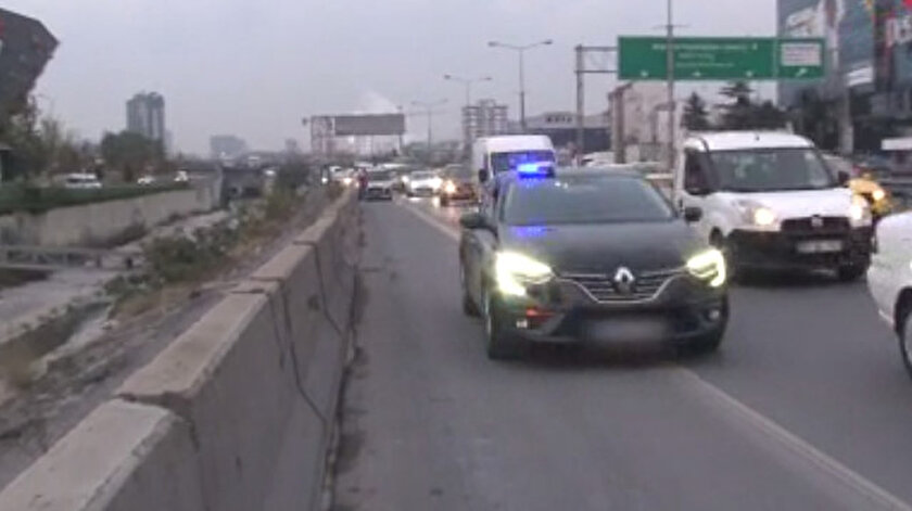 Yasak olmasına rağmen bazı araçlarda tepe lambası kullanımı başladı.