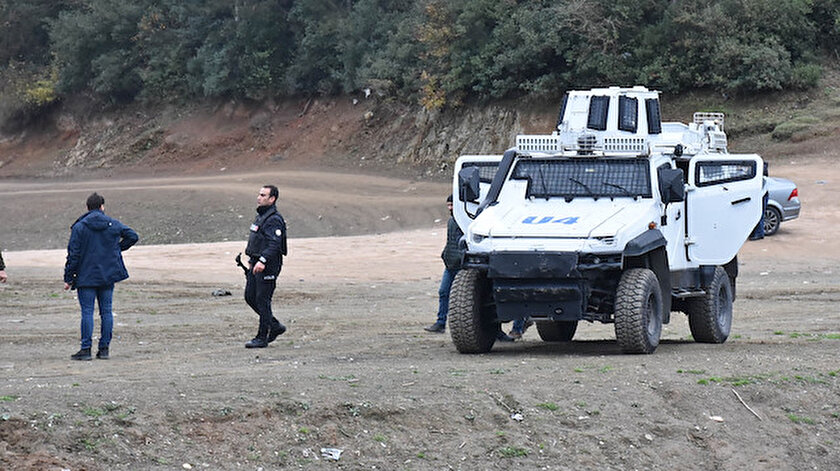 Defineciler karşı polis saat başı devriye atıyor.