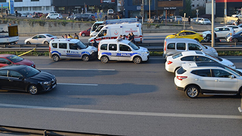 Olay yerine sağlık ve polis ekipleri sevk edildi.