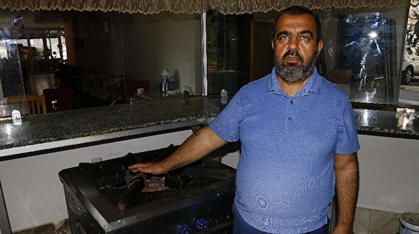 Gelen hırsızlar buldukları eşyaları çaldılar.