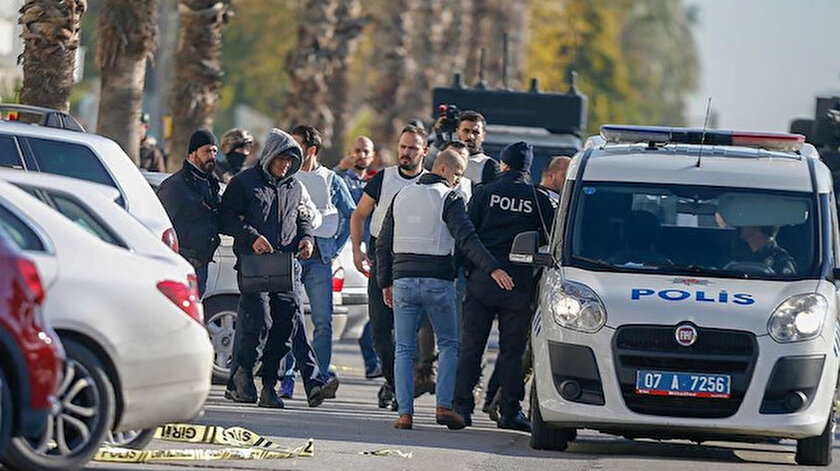 Antalyada bir bankada silahlı soygun girişimi